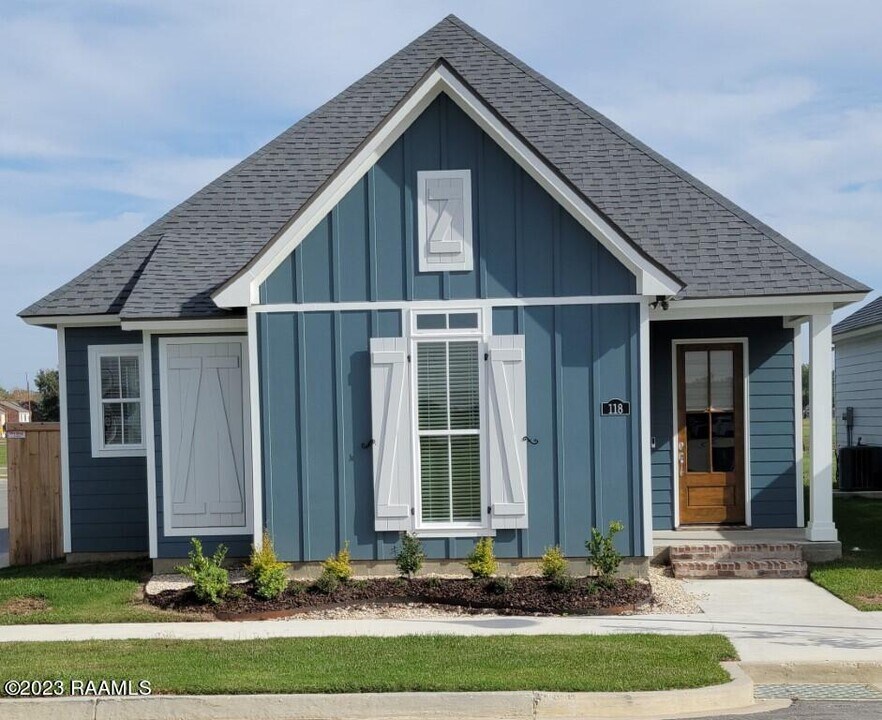 118 Sandstone Ave in Scott, LA - Building Photo
