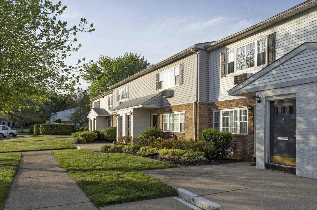 Madison Court Apartments in Williamstown, NJ - Building Photo