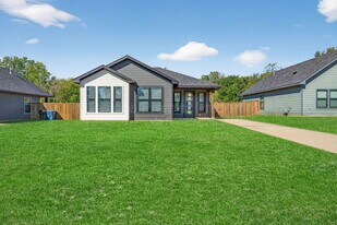 1425 S 7th Ave in Denison, TX - Building Photo