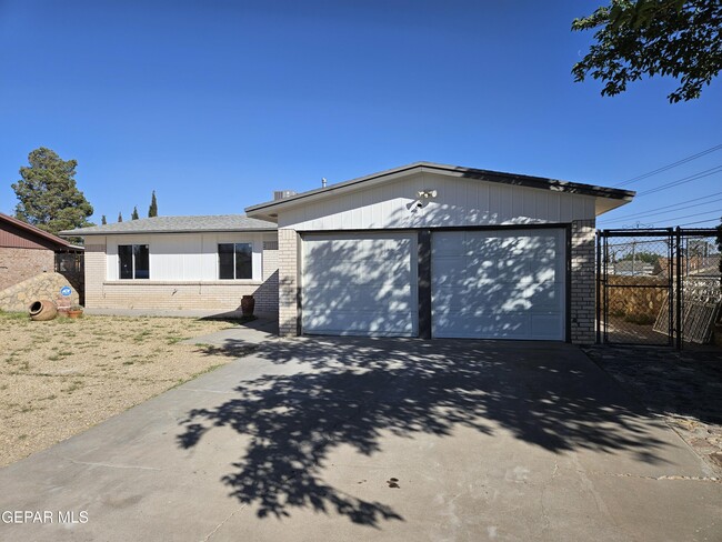 property at 2900 Roy Pace Dr