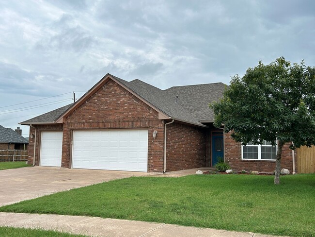 property at 5429 NW King Richard Ave