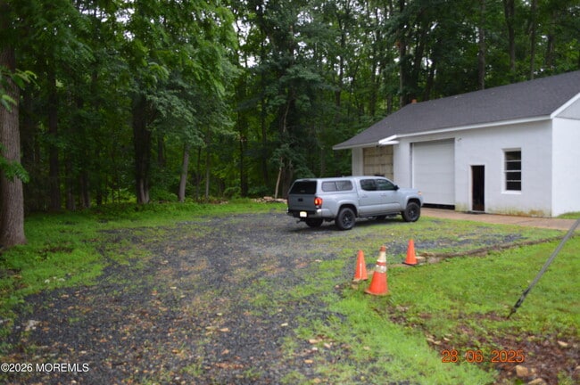 14 Homestead Ln in Roosevelt, NJ - Building Photo - Building Photo