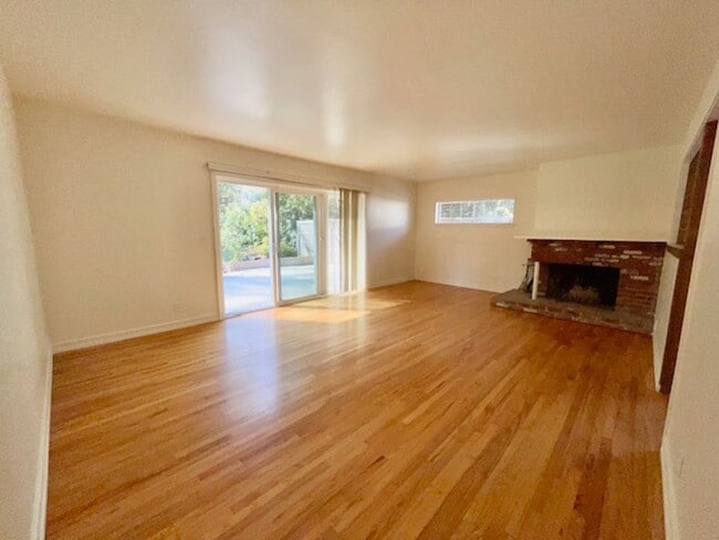 3717 Barcelona Dr in Santa Barbara, CA - Building Photo - Building Photo