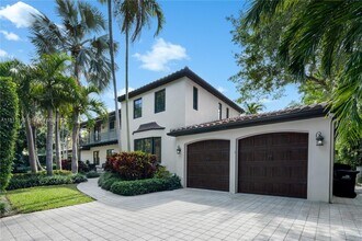 100 E Dilido Dr in Miami Beach, FL - Building Photo - Building Photo