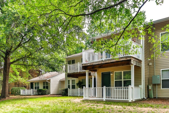 Brighton Place Apartments in Charlotte, NC - Building Photo - Building Photo