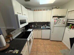 700 Layne Blvd in Hallandale Beach, FL - Building Photo - Building Photo