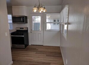 413 Dela Rosa Ave in Monterey, CA - Building Photo - Building Photo