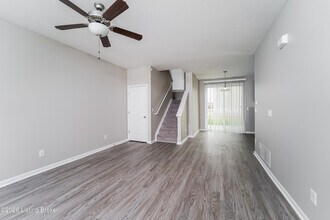 3201 Cotton Ln in Jeffersonville, IN - Building Photo - Building Photo