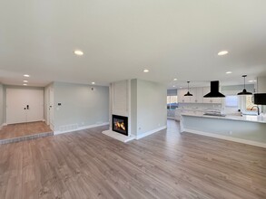 8071 Wild Flower Way in San Diego, CA - Building Photo - Building Photo