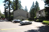 Parkwood Apartments in Lynnwood, WA - Foto de edificio - Building Photo