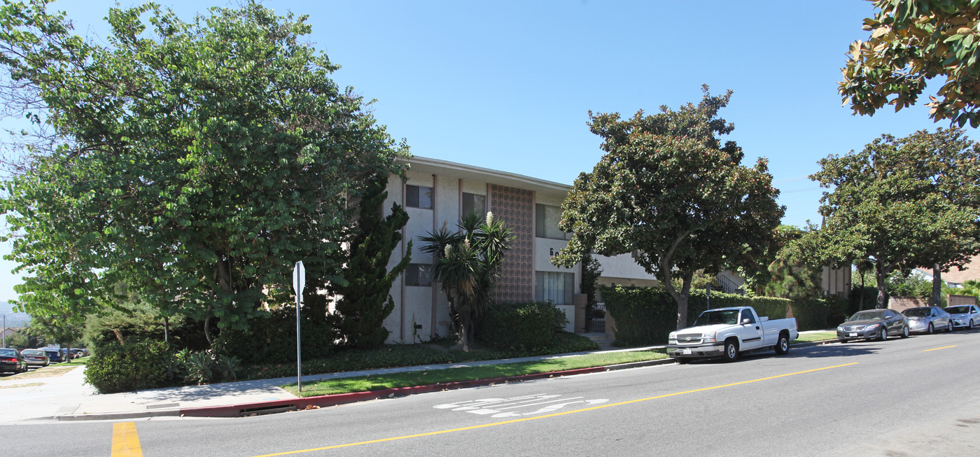 603 N Kenneth Rd in Burbank, CA - Building Photo