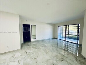 9703 Hammocks Blvd in Miami, FL - Building Photo - Building Photo