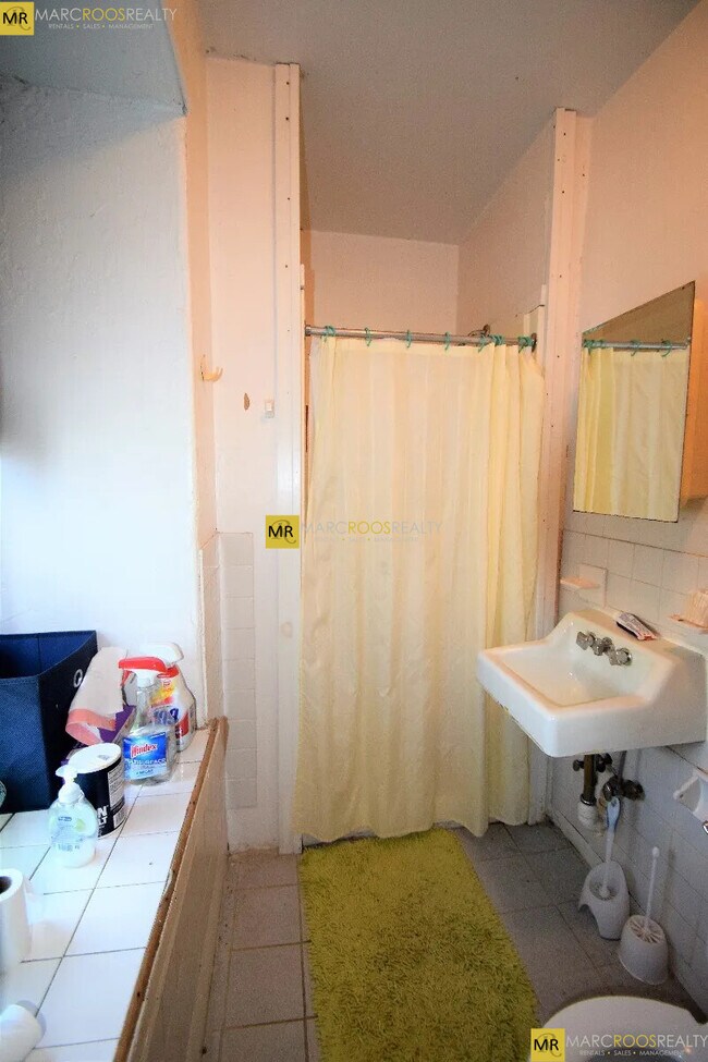 10 Sewall St, Unit 2 in Boston, MA - Foto de edificio - Building Photo