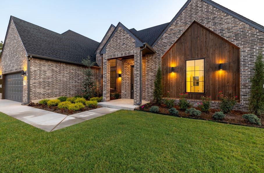 8215 Waxwing Way in Guthrie, OK - Building Photo