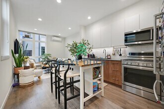 1319 NW 85th St in Seattle, WA - Building Photo - Building Photo