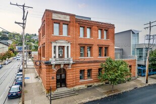 2530-2532 Jane St in Pittsburgh, PA - Building Photo