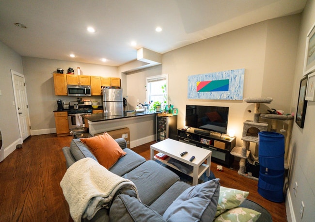 344 Centre St, Unit 1 in Boston, MA - Building Photo - Building Photo