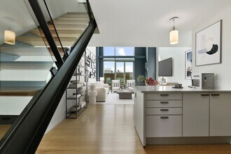 1 Earhart St in Cambridge, MA - Building Photo - Building Photo