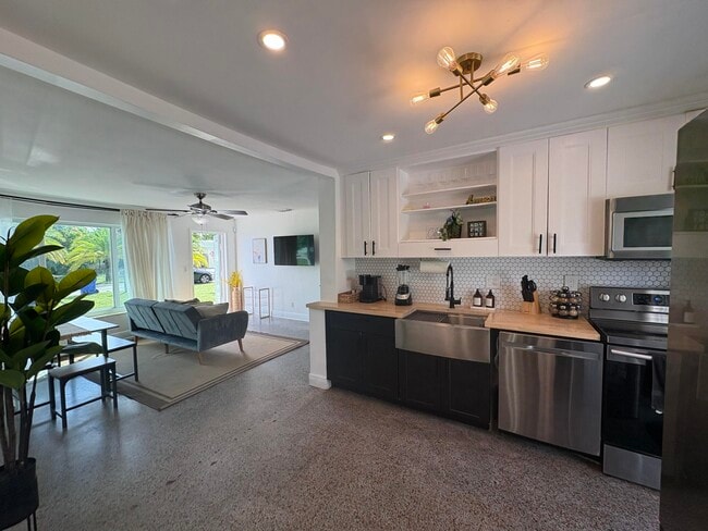 2711 NE 11th Terrace in Pompano Beach, FL - Building Photo - Building Photo