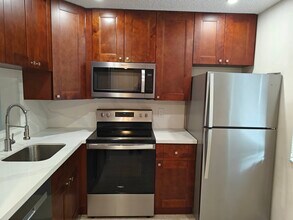 8770 Royal Palm Blvd in Coral Springs, FL - Building Photo - Building Photo