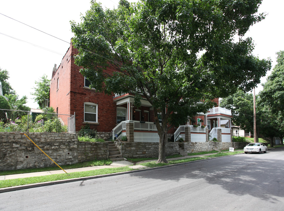 412 Montgall Ave in Kansas City, MO - Foto de edificio