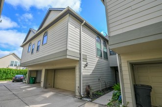 2905 Leeland St in Houston, TX - Building Photo - Building Photo