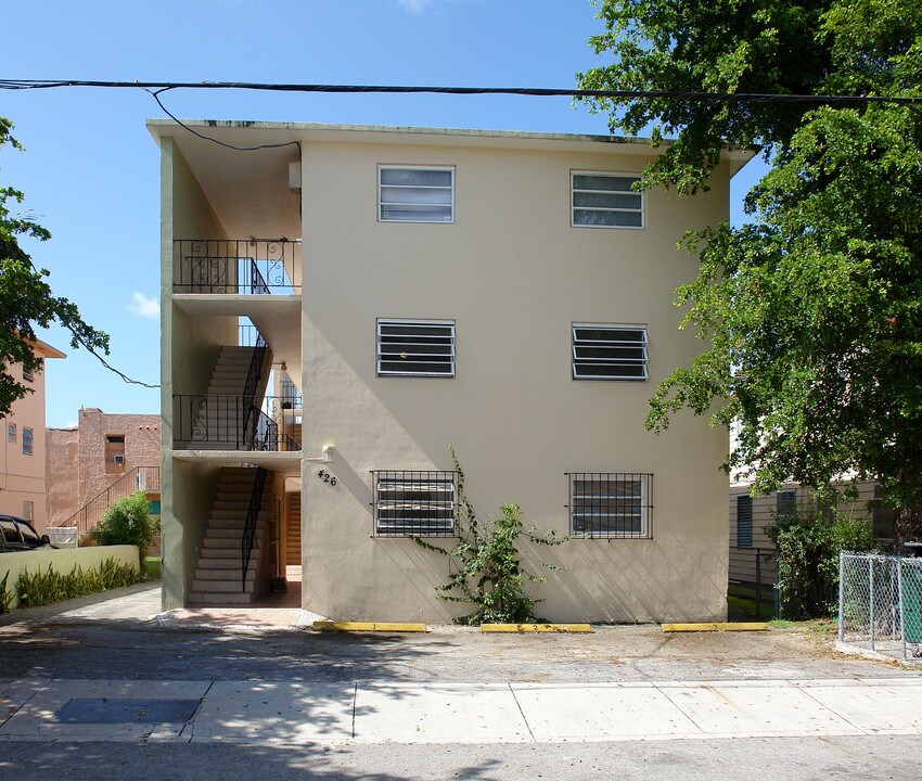 426 SW 3rd St in Miami, FL - Building Photo