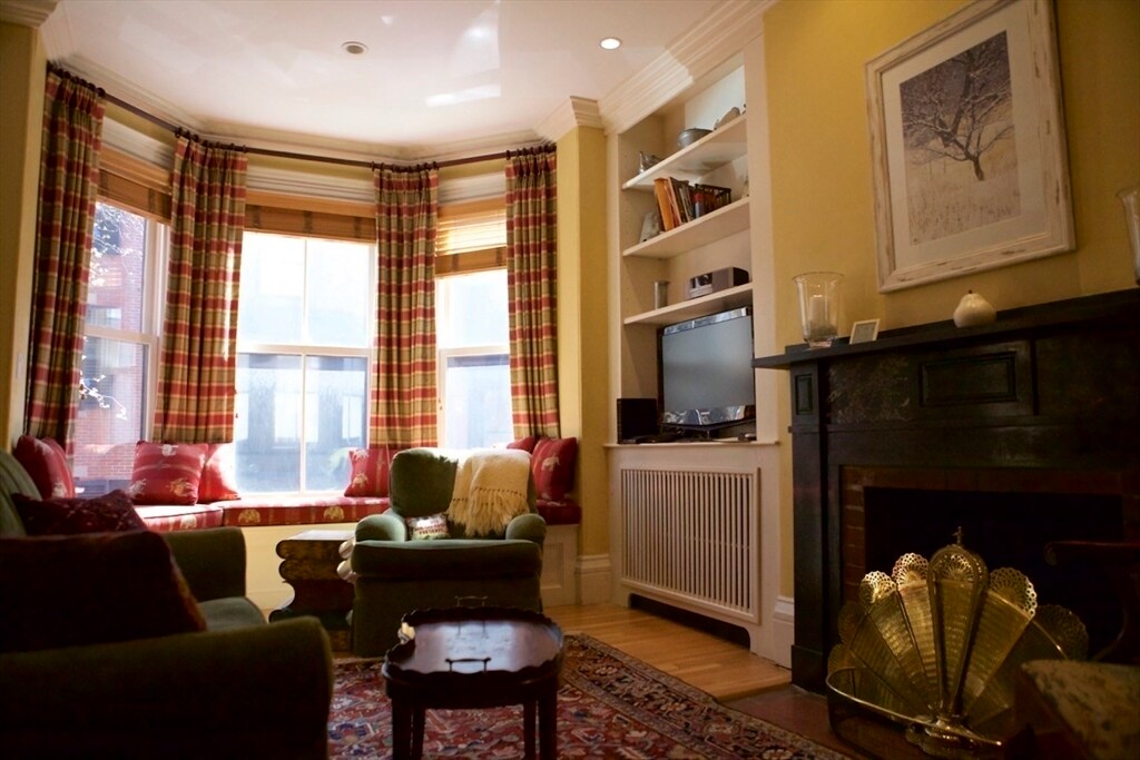 112 Pinckney St, Unit 2 in Boston, MA - Building Photo