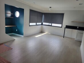 10647 Whipple St in North Hollywood, CA - Building Photo - Building Photo