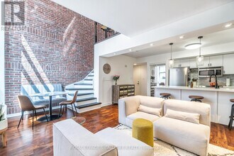 21 Earl St in Toronto, ON - Building Photo - Building Photo