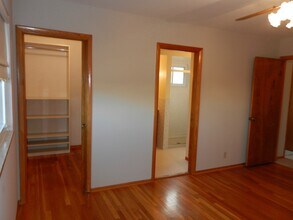 5819 Oak Branch Dr in St. Louis, MO - Foto de edificio - Building Photo