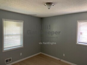 8202 Attleboro Dr in Jonesboro, GA - Building Photo - Building Photo