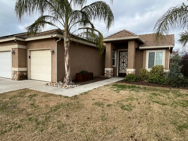 property at 5183 E Lowe Ave