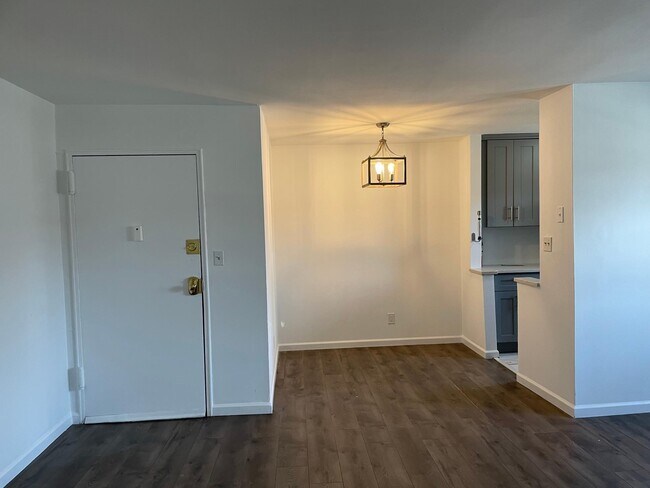 7A Hemlock Dr in Bay Shore, NY - Building Photo - Building Photo