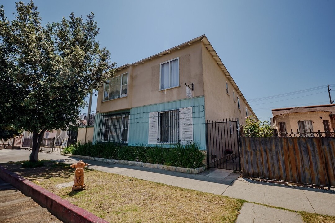 1887 Locust Ave in Long Beach, CA - Building Photo