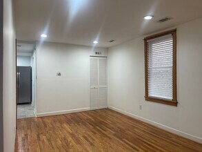 1239 N Cleaver St, Unit 2 in Chicago, IL - Foto de edificio - Building Photo