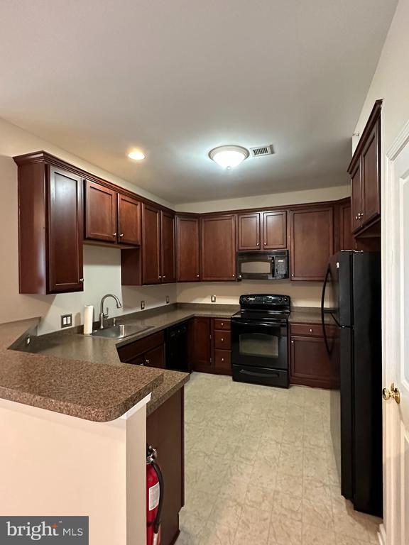 702 Van Gogh Ct in Williamstown, NJ - Foto de edificio - Building Photo