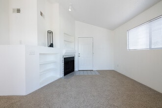 Emerald Pointe Apartments in Tucson, AZ - Foto de edificio - Interior Photo