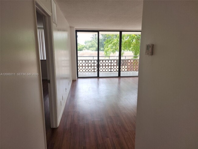 4222 Inverrary Blvd in Lauderhill, FL - Building Photo - Building Photo