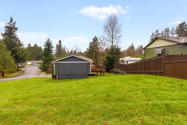 14430 SE 194th St in Renton, WA - Building Photo - Building Photo