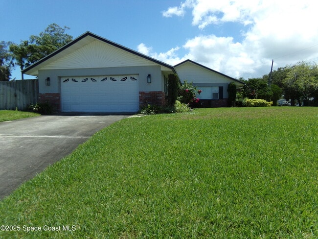 1131 Glenham Dr NE in Palm Bay, FL - Building Photo - Building Photo