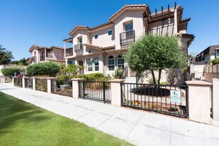 111 E McLean St in Alhambra, CA - Building Photo