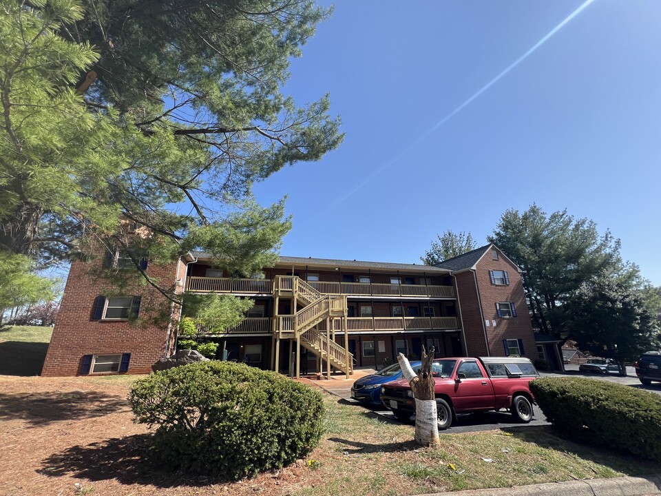 Stone Ridge Apartments in Roanoke, VA - Foto de edificio