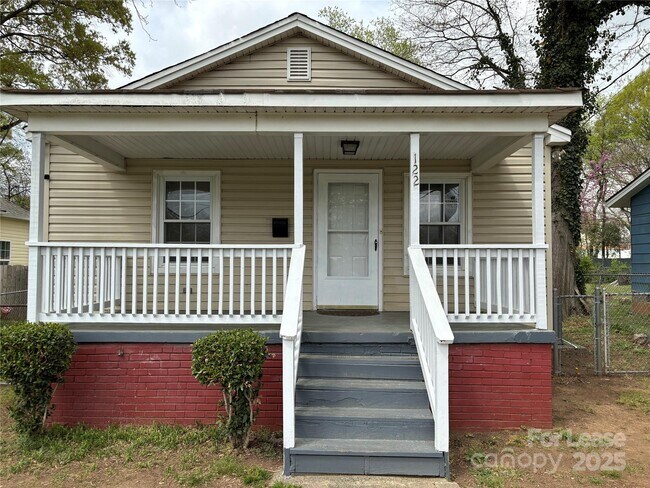 122 Lakewood Ave in Charlotte, NC - Building Photo - Building Photo
