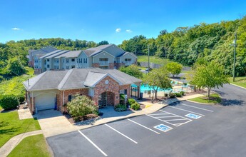 Swiss View Apartments in Nashville, TN - Building Photo - Building Photo