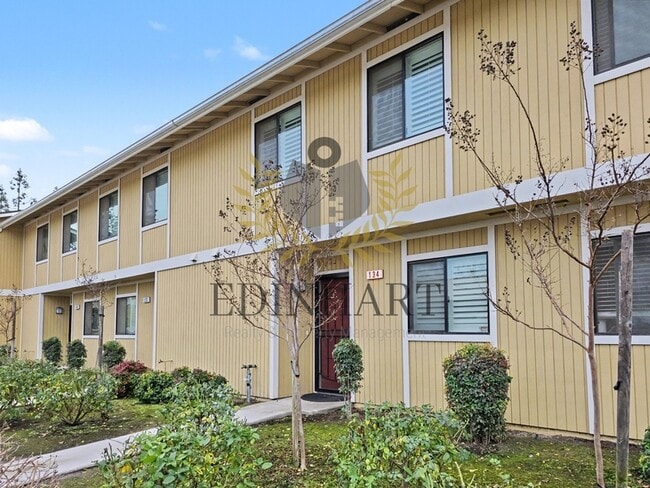 4885 N Backer Ave in Fresno, CA - Foto de edificio - Building Photo