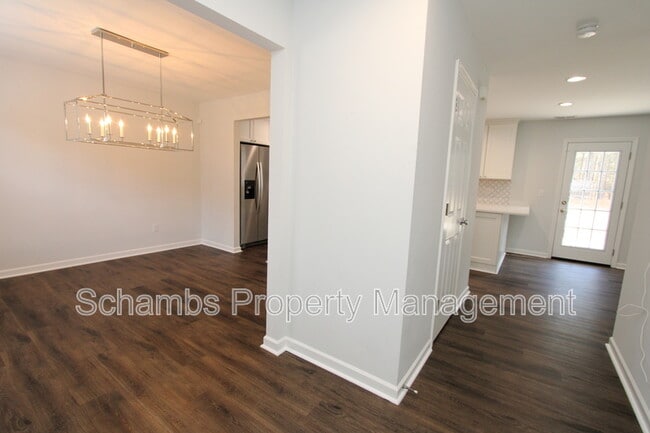 105 Sturminster Dr in Holly Springs, NC - Building Photo - Building Photo