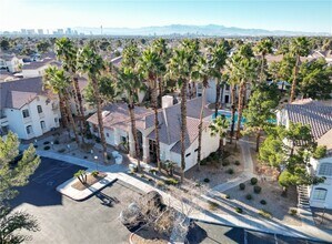 1300 S Arlington St in Las Vegas, NV - Foto de edificio - Building Photo