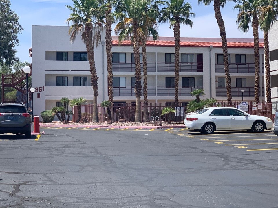 1361 E University Ave. in Las Vegas, NV - Building Photo