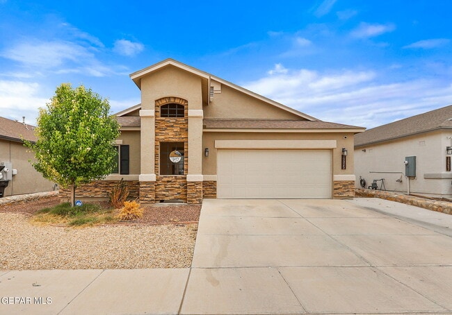 property at 13925 Lago Vista Ave